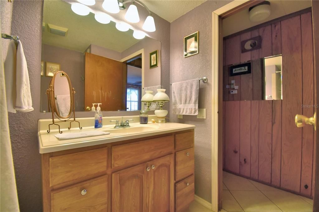 For Sale: $102,000 (2 beds, 2 baths, 1296 Square Feet)