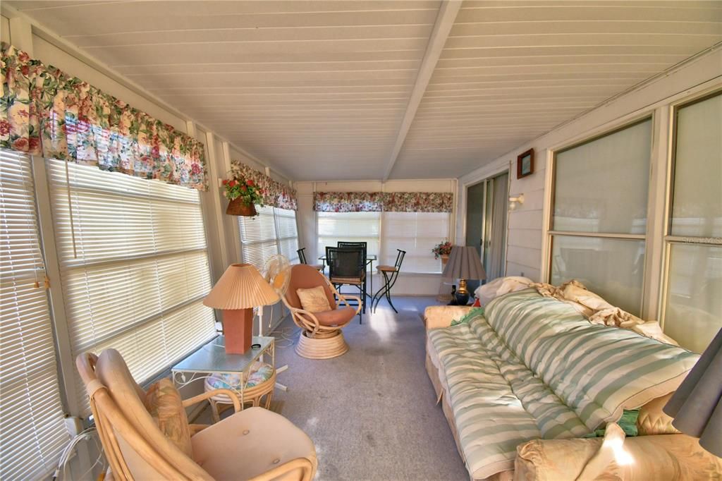 For Sale: $102,000 (2 beds, 2 baths, 1296 Square Feet)