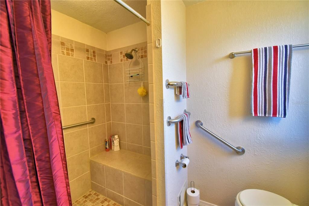 For Sale: $102,000 (2 beds, 2 baths, 1296 Square Feet)