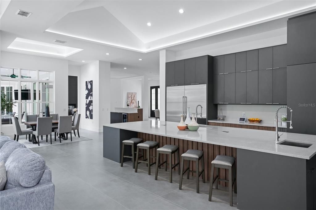 For Sale: $3,499,000 (5 beds, 5 baths, 6202 Square Feet)