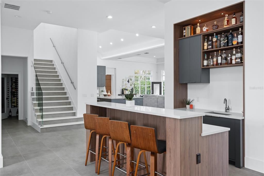 For Sale: $3,499,000 (5 beds, 5 baths, 6202 Square Feet)