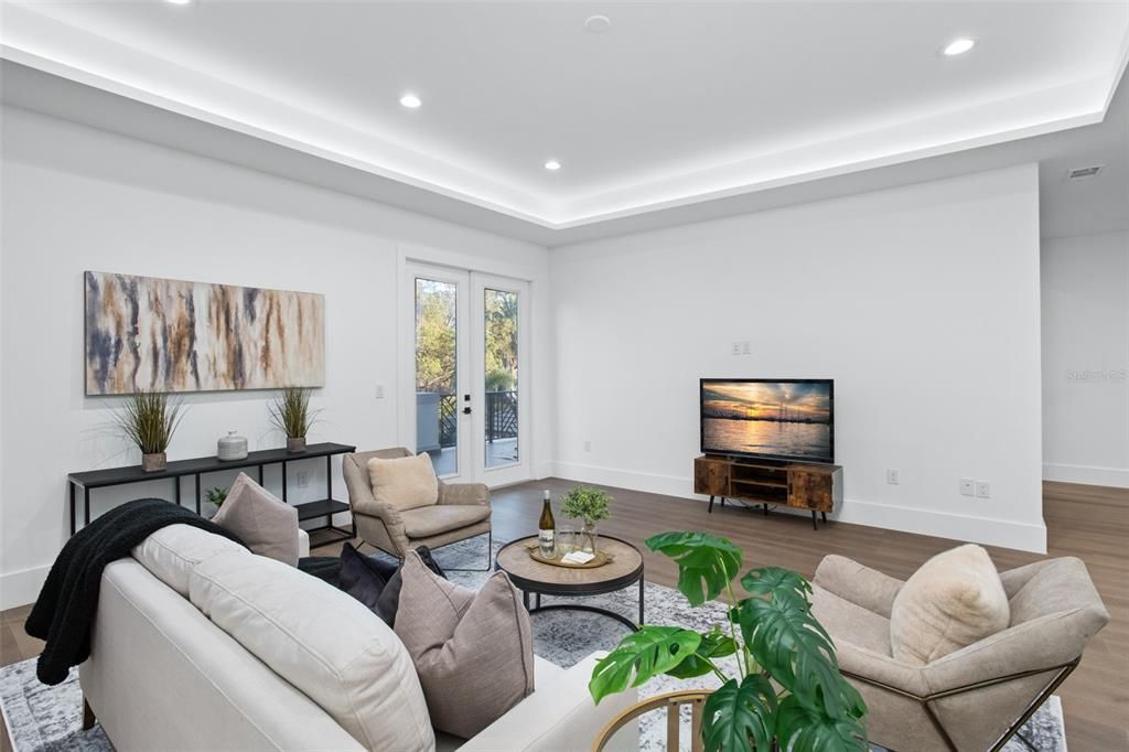 For Sale: $3,499,000 (5 beds, 5 baths, 6202 Square Feet)