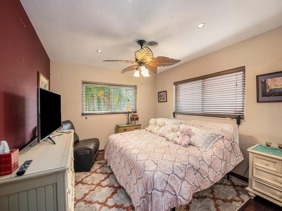 For Sale: $2,590,000 (4 beds, 3 baths, 2420 Square Feet)