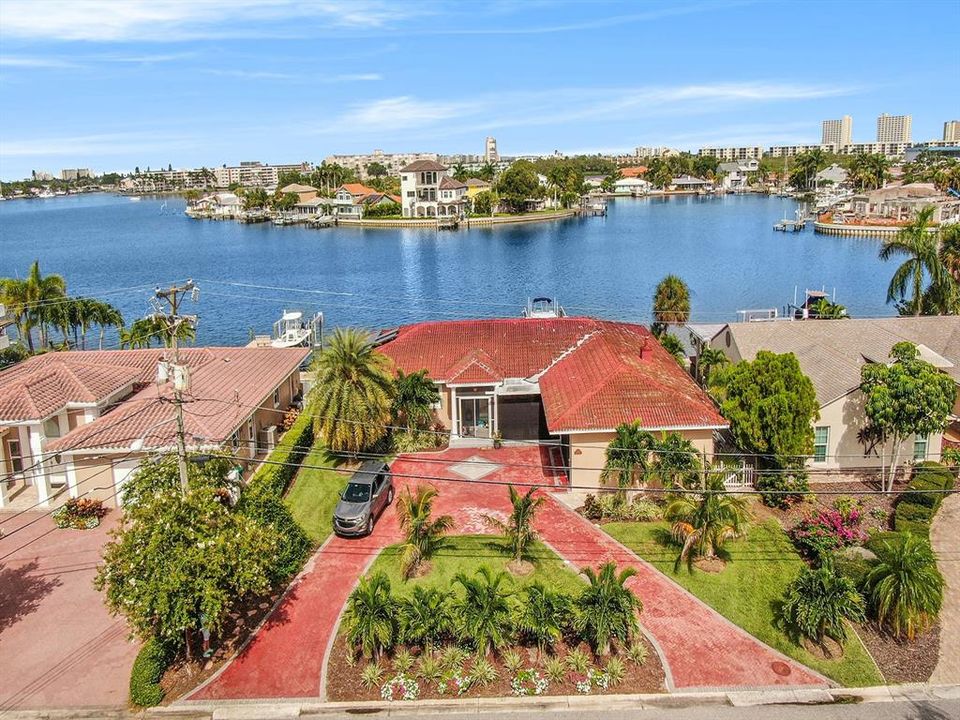 For Sale: $2,590,000 (4 beds, 3 baths, 2420 Square Feet)