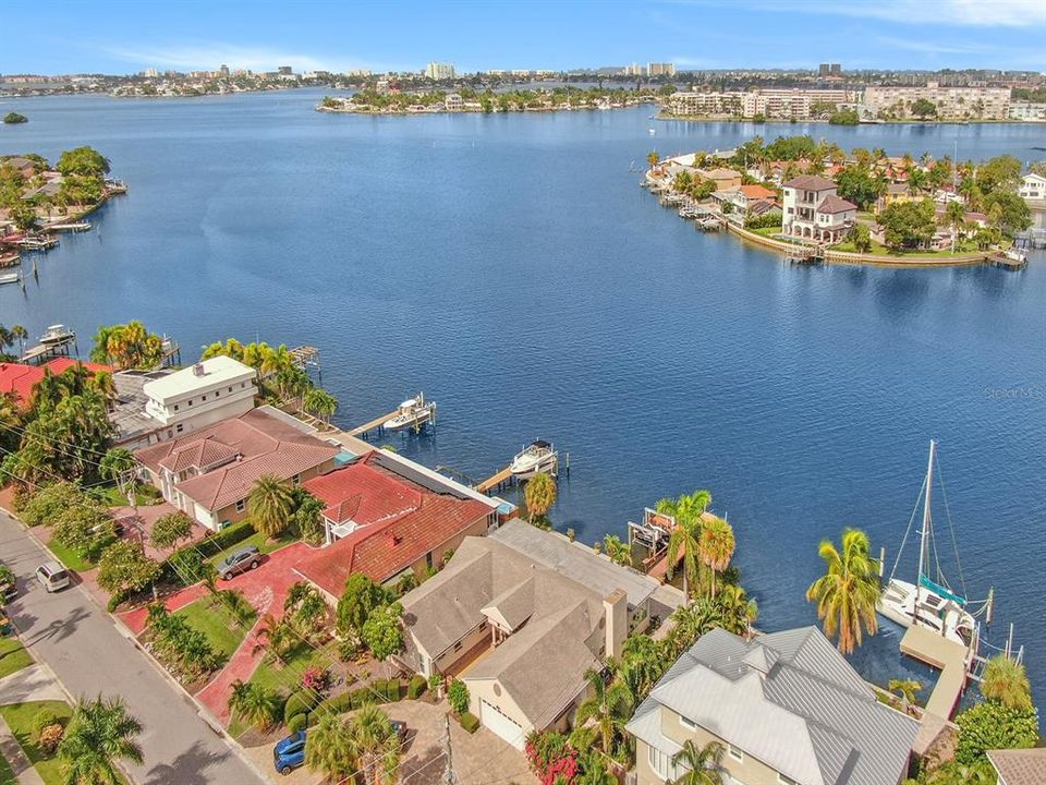 For Sale: $2,590,000 (4 beds, 3 baths, 2420 Square Feet)