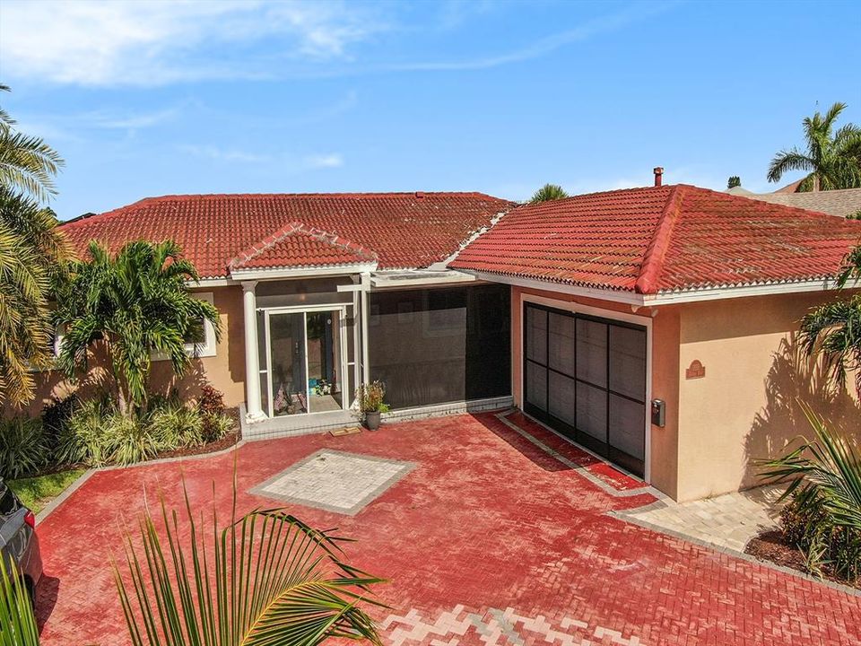 For Sale: $2,590,000 (4 beds, 3 baths, 2420 Square Feet)