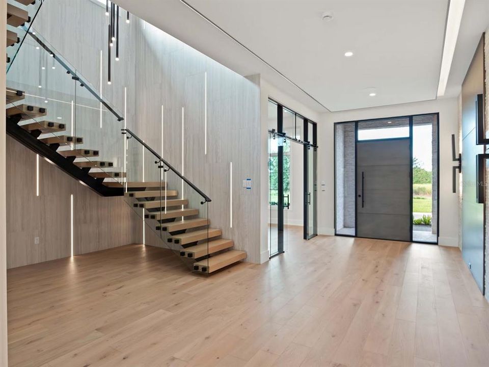 For Sale: $5,495,000 (5 beds, 5 baths, 6056 Square Feet)