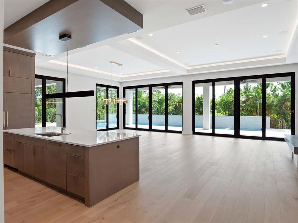 For Sale: $5,495,000 (5 beds, 5 baths, 6056 Square Feet)