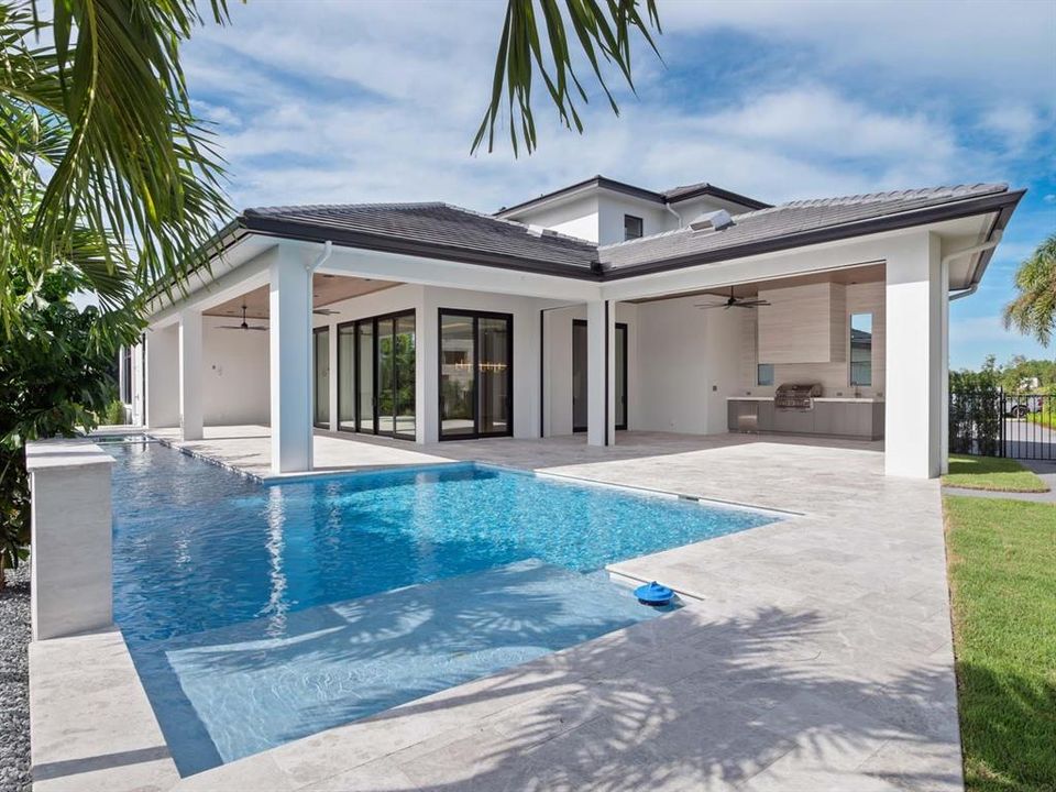 For Sale: $5,495,000 (5 beds, 5 baths, 6056 Square Feet)