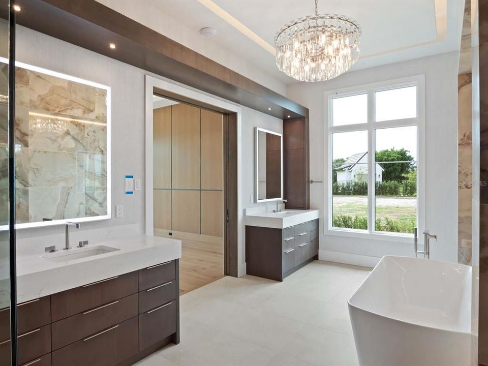 For Sale: $5,495,000 (5 beds, 5 baths, 6056 Square Feet)