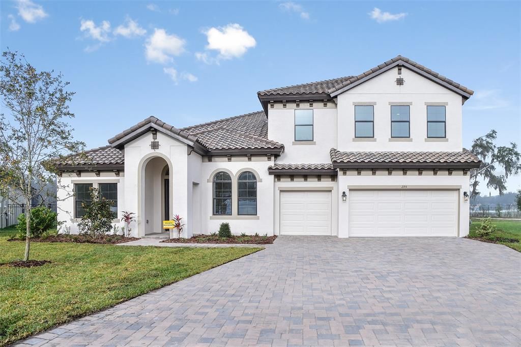 Vendido Recientemente: $1,096,795 (6 camas, 5 baños, 4900 Pies cuadrados)