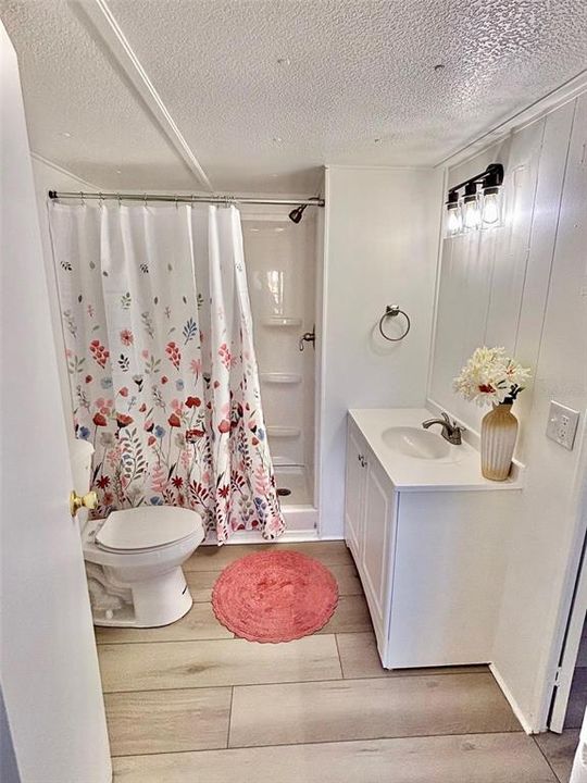 Active With Contract: $119,000 (2 beds, 2 baths, 816 Square Feet)