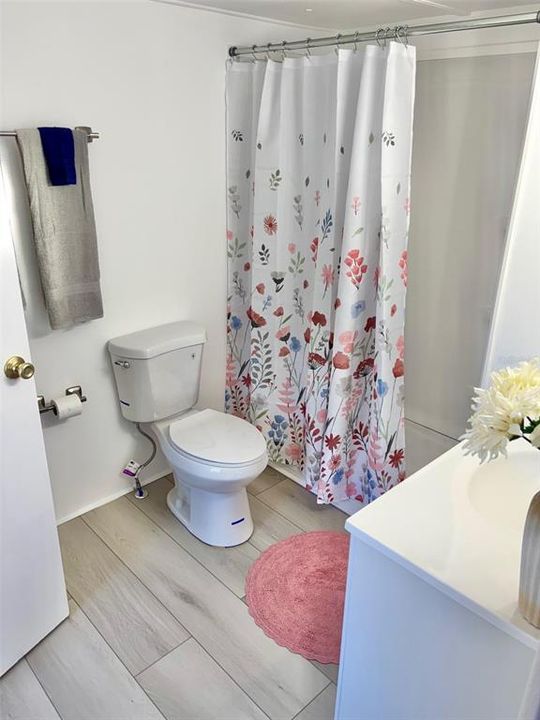 Active With Contract: $119,000 (2 beds, 2 baths, 816 Square Feet)