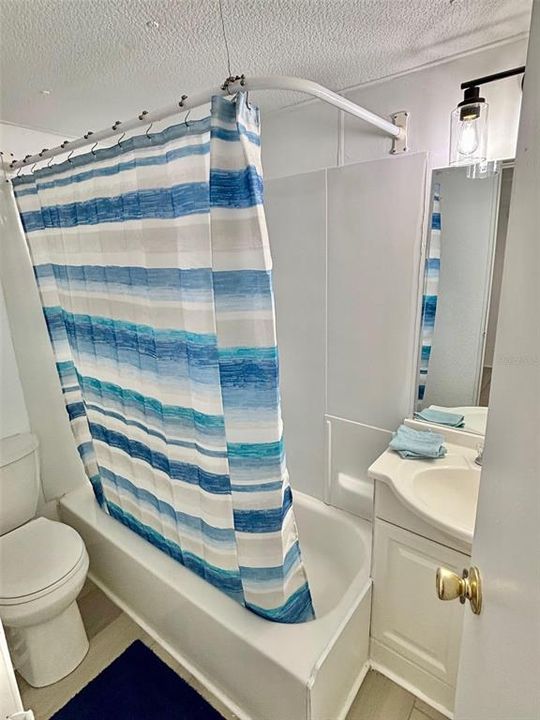 Active With Contract: $119,000 (2 beds, 2 baths, 816 Square Feet)