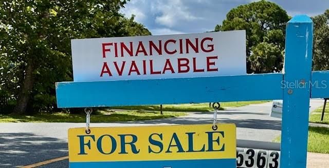 Active With Contract: $119,000 (2 beds, 2 baths, 816 Square Feet)