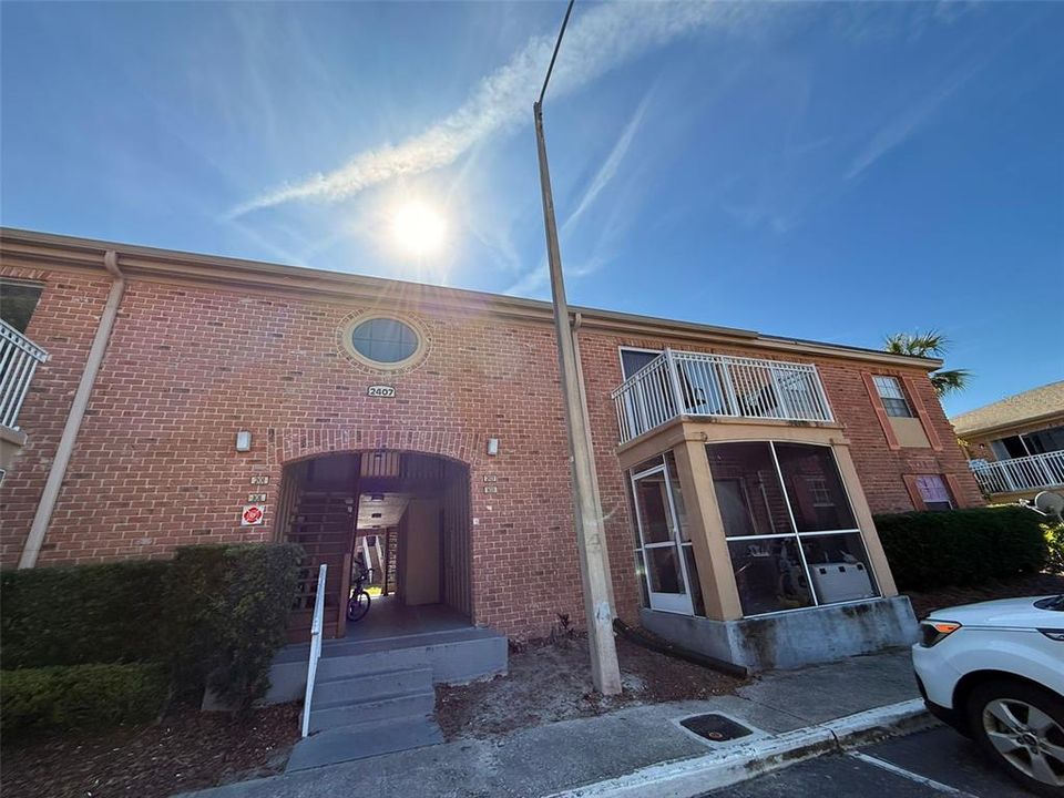 Recently Rented: $1,550 (2 beds, 1 baths, 1051 Square Feet)