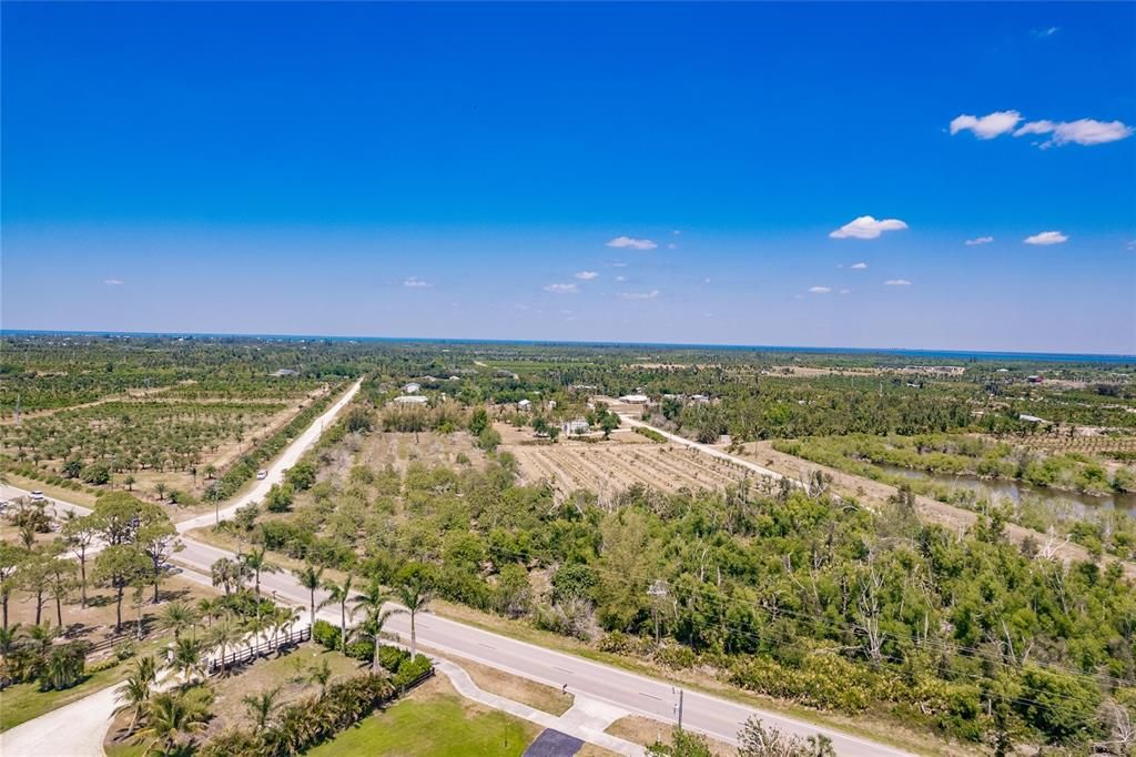 На продажу: $385,000 (3.67 acres)