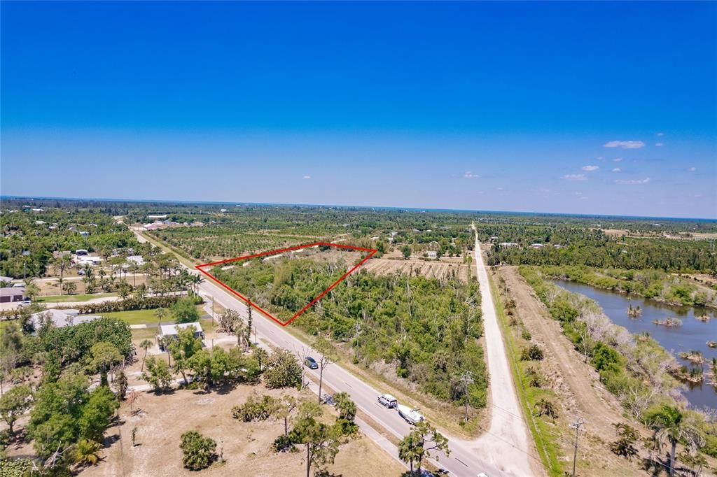 На продажу: $385,000 (3.67 acres)