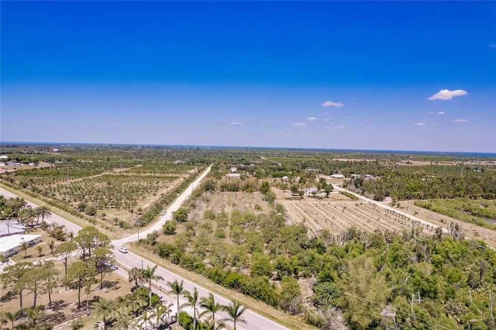 На продажу: $385,000 (3.67 acres)