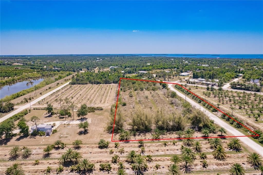 На продажу: $385,000 (3.67 acres)