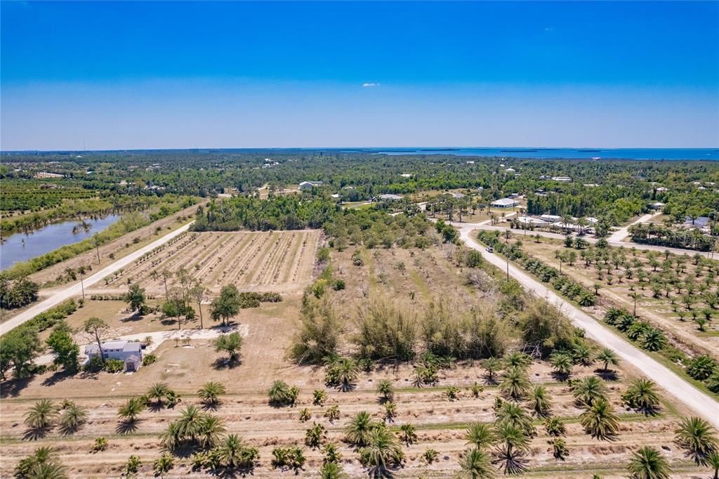 На продажу: $385,000 (3.67 acres)