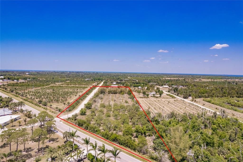 На продажу: $385,000 (3.67 acres)