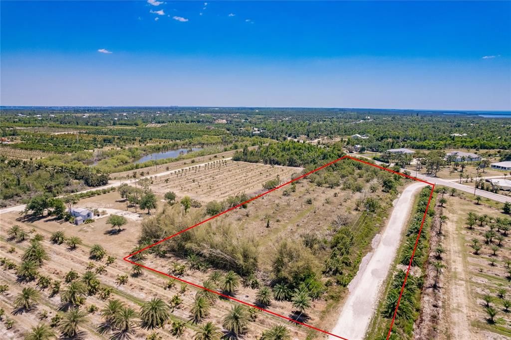 На продажу: $385,000 (3.67 acres)