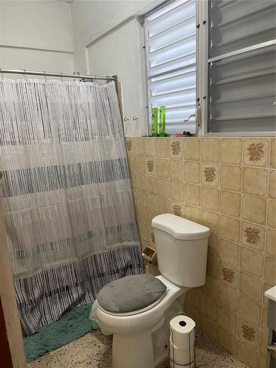 Active With Contract: $199,000 (4 beds, 2 baths, 1296 Square Feet)