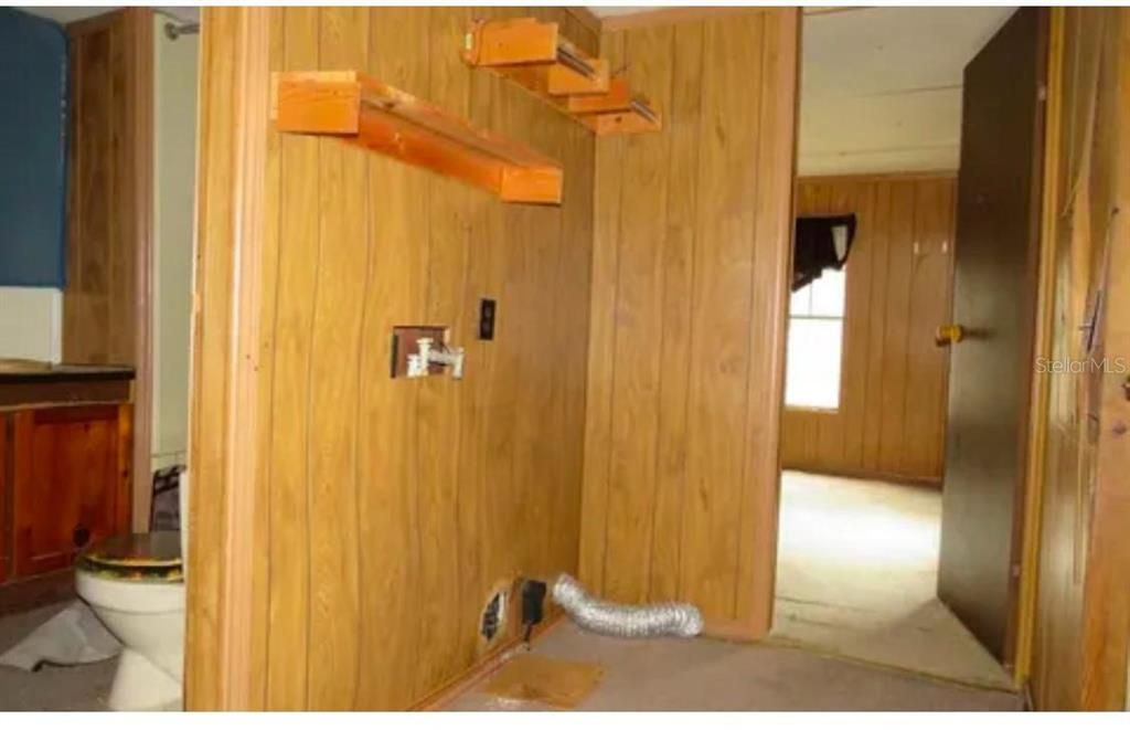 For Sale: $150,000 (2 beds, 1 baths, 624 Square Feet)