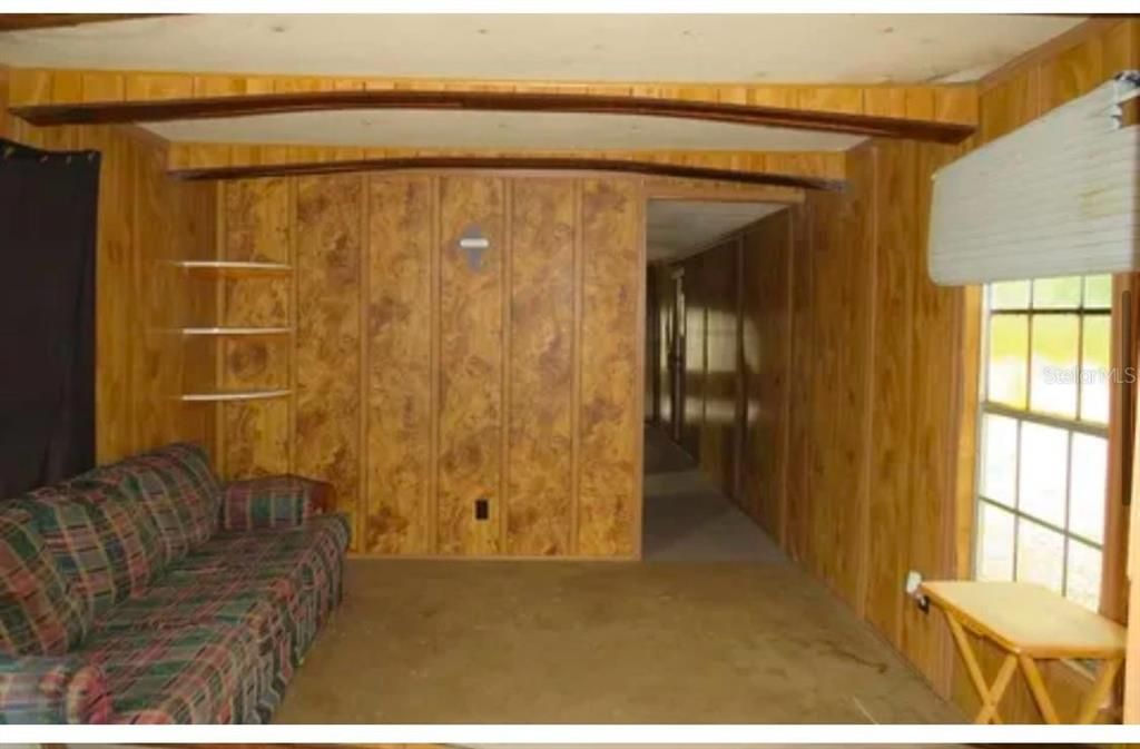 For Sale: $150,000 (2 beds, 1 baths, 624 Square Feet)