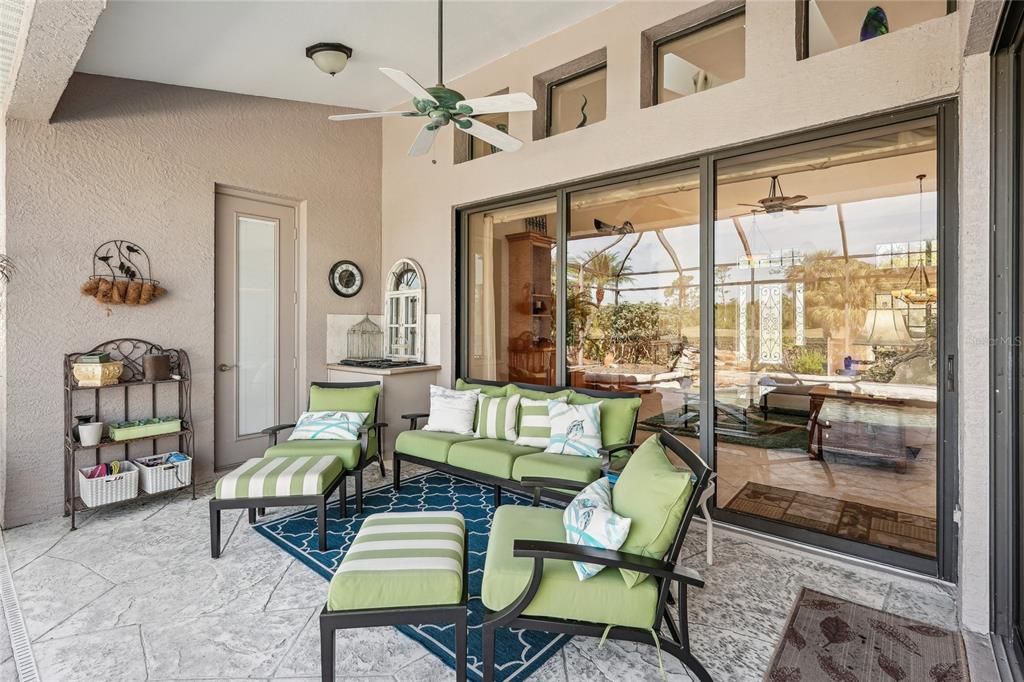 Active With Contract: $549,900 (3 beds, 2 baths, 2291 Square Feet)