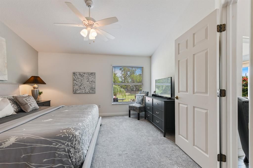 Active With Contract: $300,000 (2 beds, 2 baths, 1306 Square Feet)