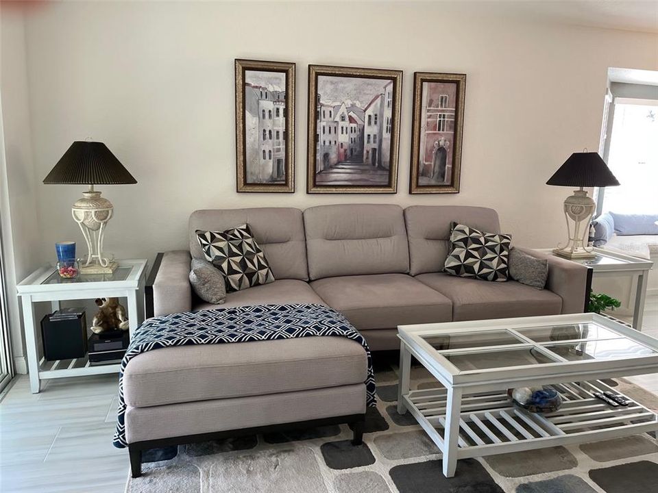 Active With Contract: $300,000 (2 beds, 2 baths, 1306 Square Feet)