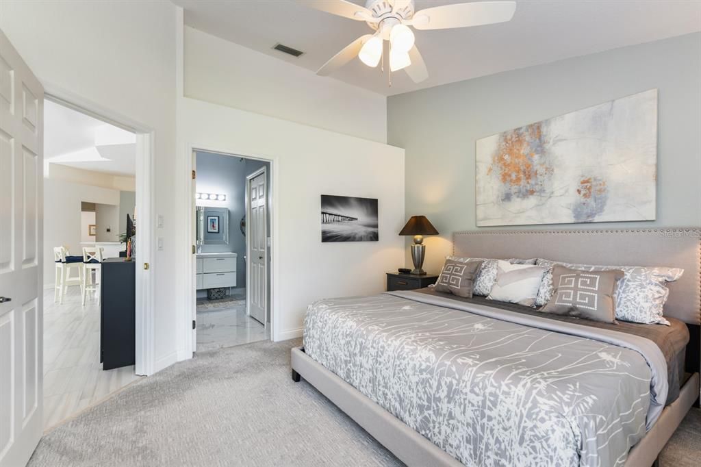 Active With Contract: $300,000 (2 beds, 2 baths, 1306 Square Feet)