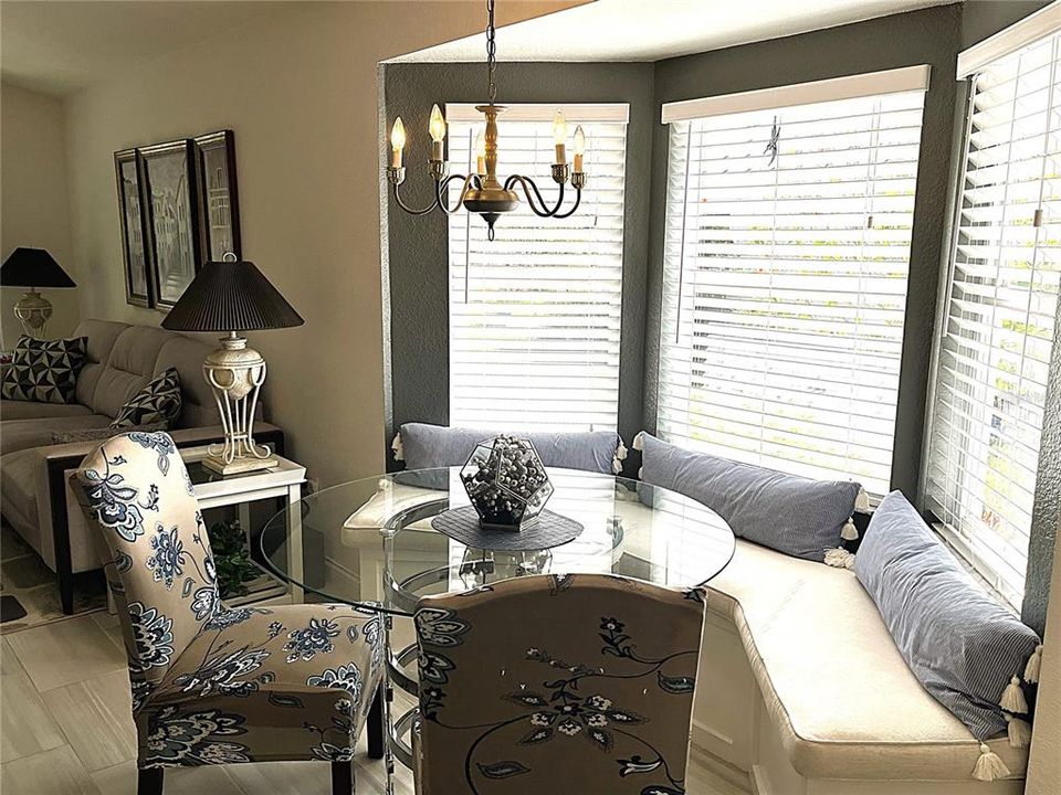 Active With Contract: $300,000 (2 beds, 2 baths, 1306 Square Feet)