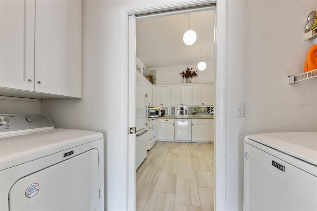 Active With Contract: $300,000 (2 beds, 2 baths, 1306 Square Feet)