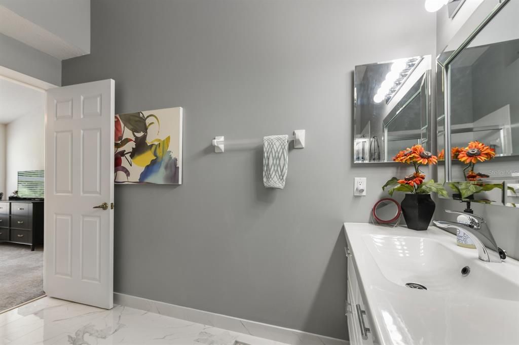 Active With Contract: $300,000 (2 beds, 2 baths, 1306 Square Feet)