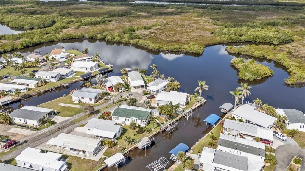 Под контрактом: $229,900 (2 спален, 2 ванн, 1104 Квадратных фут)