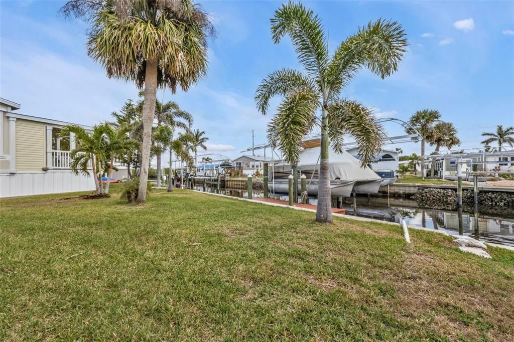 Под контрактом: $229,900 (2 спален, 2 ванн, 1104 Квадратных фут)