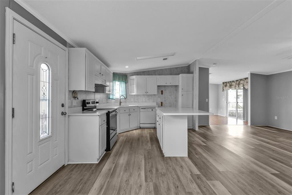 Под контрактом: $229,900 (2 спален, 2 ванн, 1104 Квадратных фут)