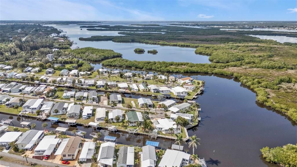 Под контрактом: $229,900 (2 спален, 2 ванн, 1104 Квадратных фут)