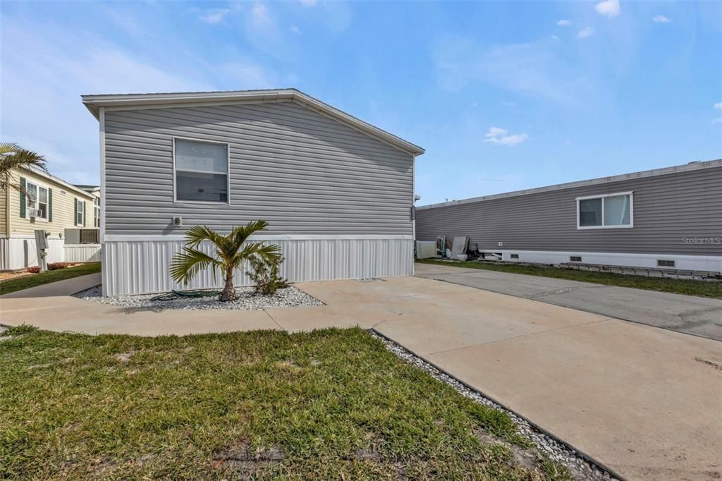 Под контрактом: $229,900 (2 спален, 2 ванн, 1104 Квадратных фут)