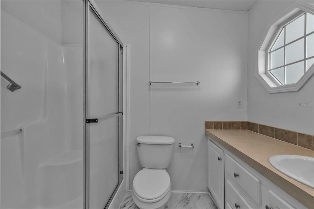 Под контрактом: $229,900 (2 спален, 2 ванн, 1104 Квадратных фут)