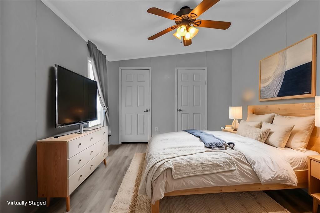 Под контрактом: $229,900 (2 спален, 2 ванн, 1104 Квадратных фут)