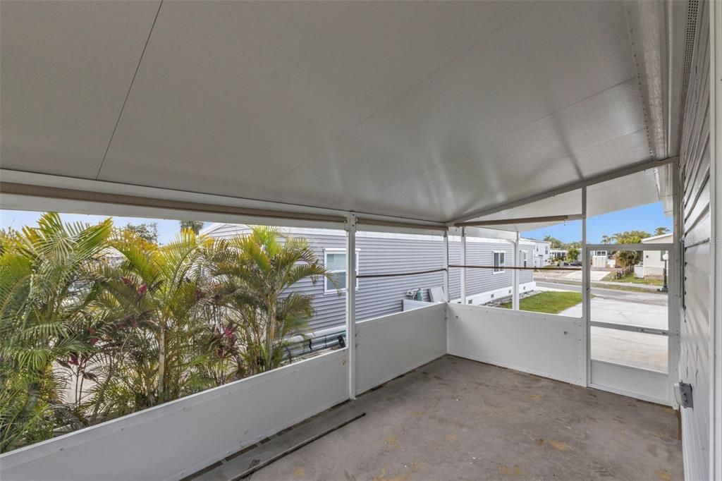 Под контрактом: $229,900 (2 спален, 2 ванн, 1104 Квадратных фут)