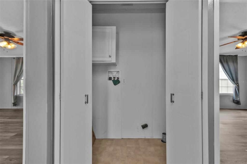 Под контрактом: $229,900 (2 спален, 2 ванн, 1104 Квадратных фут)