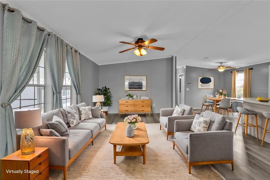 Под контрактом: $229,900 (2 спален, 2 ванн, 1104 Квадратных фут)