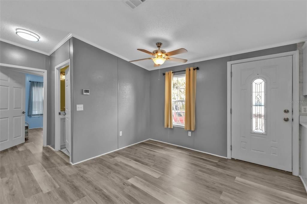 Под контрактом: $229,900 (2 спален, 2 ванн, 1104 Квадратных фут)