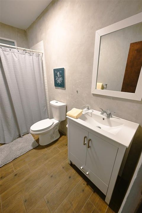 For Rent: $1,700 (2 beds, 1 baths, 1100 Square Feet)