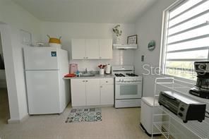 For Rent: $1,700 (2 beds, 1 baths, 1100 Square Feet)